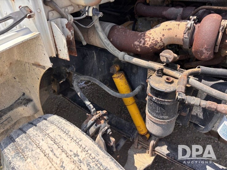 1996-peterbilt-377-image-67