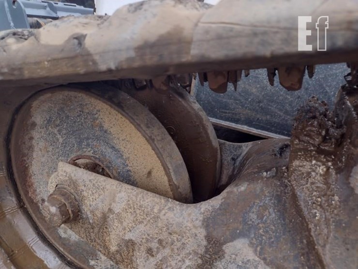 2021-bobcat-t870-image-36