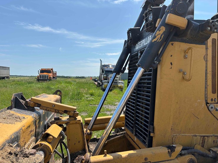 caterpillar-d6t-image-12
