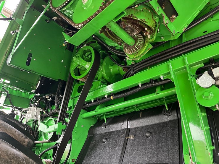 2011-john-deere-9770-sts-image-8