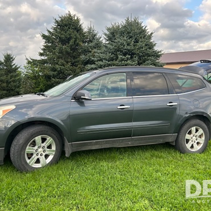 2011 Traverse LT SUV (MN1058)