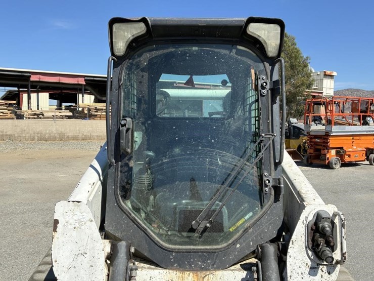 2018-bobcat-t740-image-11