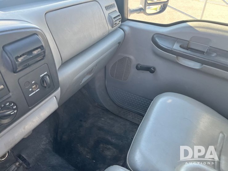 2006-ford-f350-image-46