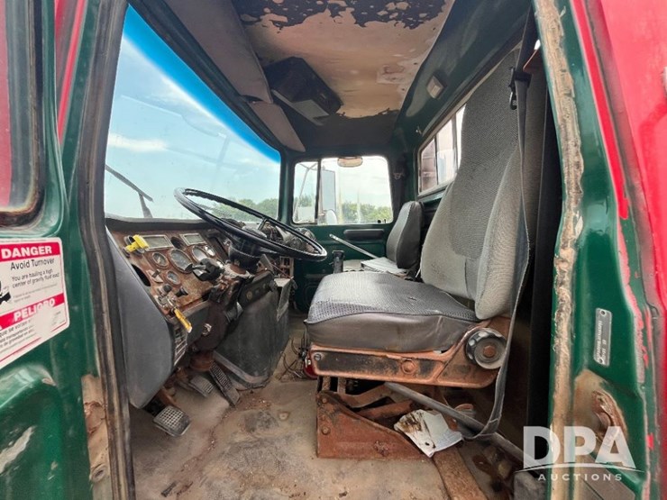 1995-ford-l9000-image-67