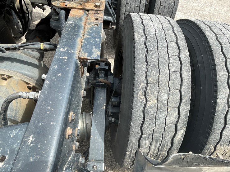 2018-kenworth-t680-image-21