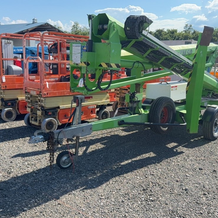 #2087 • NIFTY TM50 TOWABLE BOOM LIFT