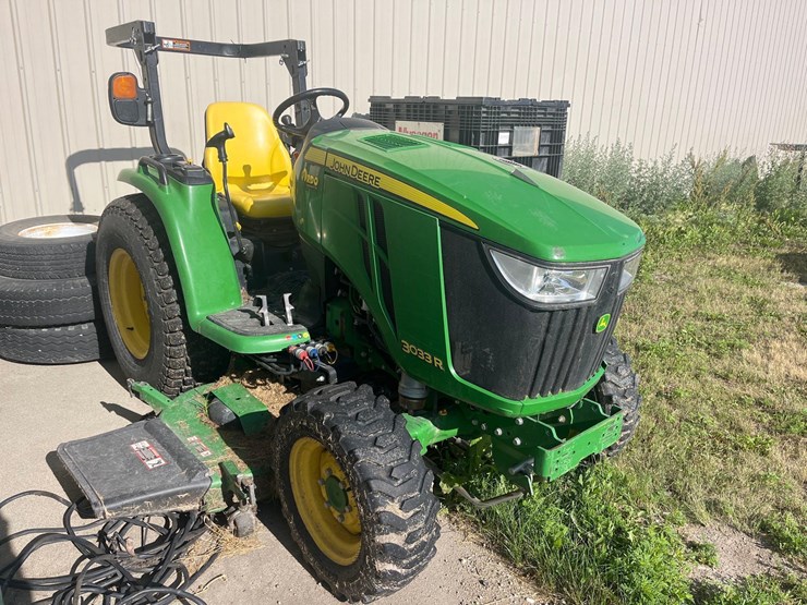 john-deere-3033r-image-4