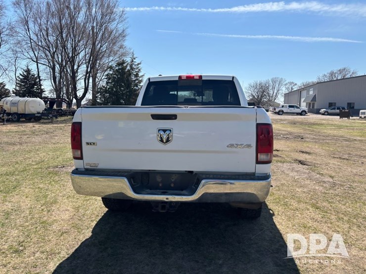2015-dodge-ram-1500-image-12