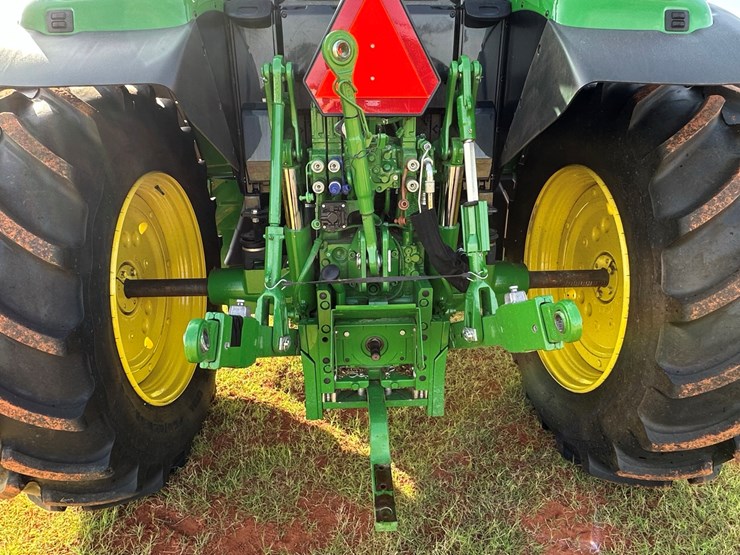 2024-john-deere-6140m-image-10