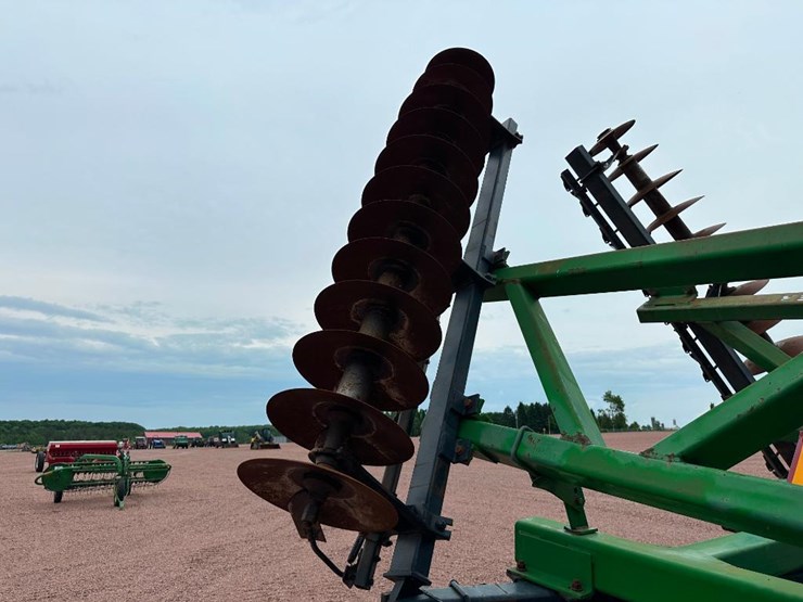 john-deere-630-image-14