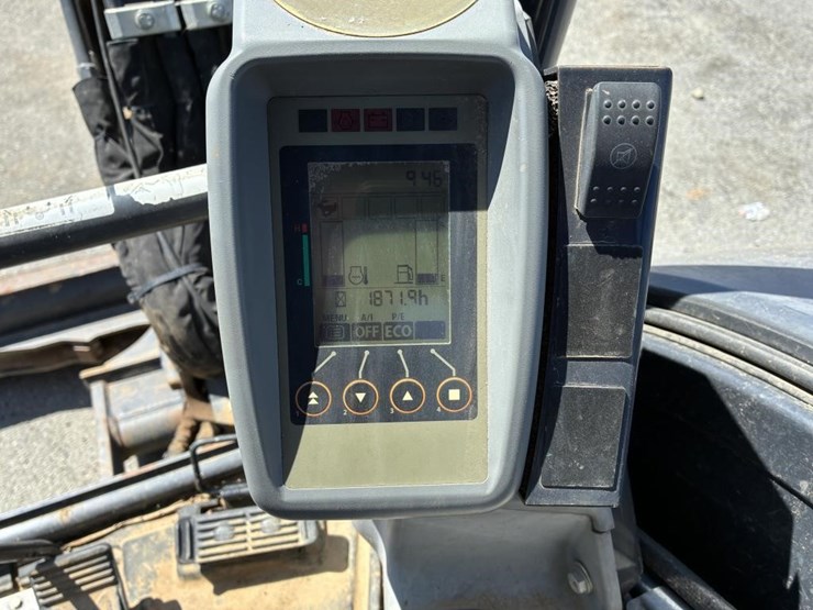 2022-deere-35g-image-21