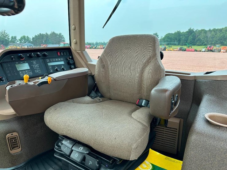 john-deere-8210-image-54