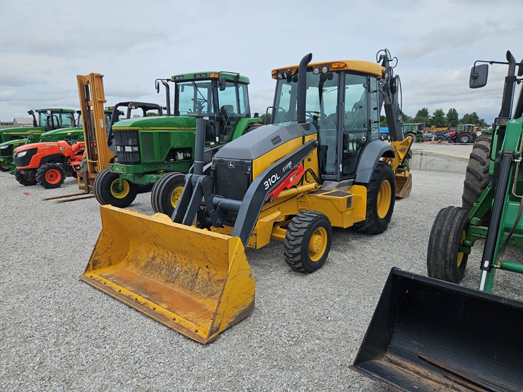 2018-deere-310l-image-29