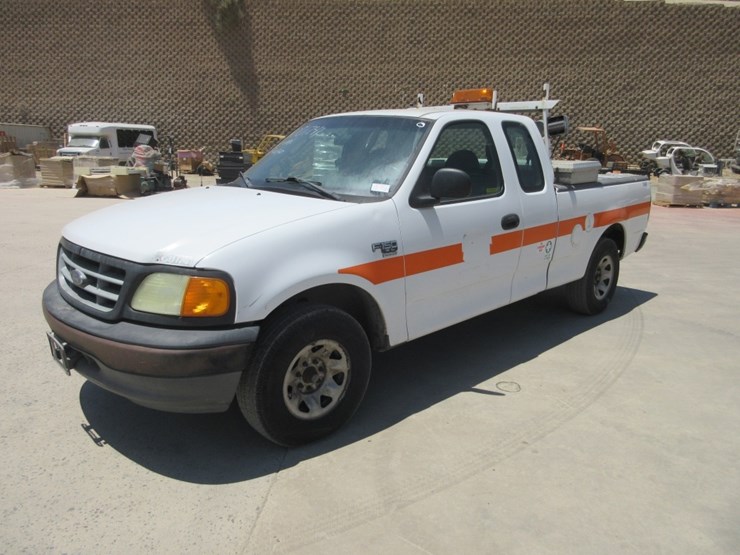 2004-ford-f150-xl-image-1