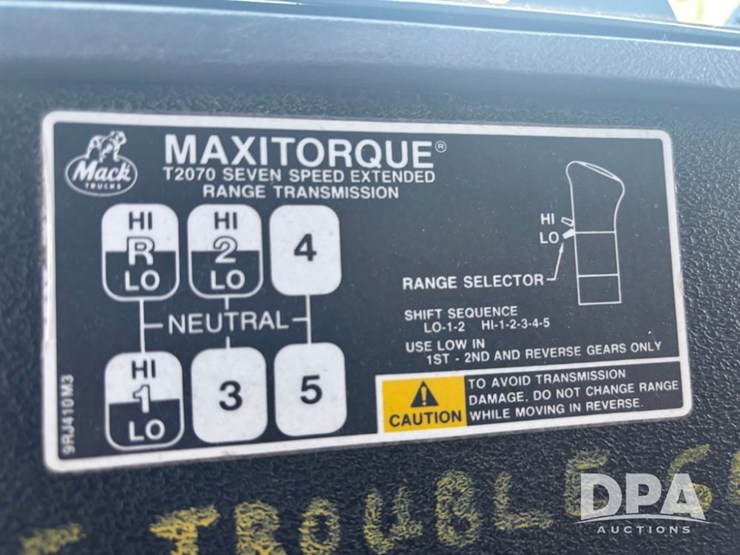 1995-mack-rd690s-image-43