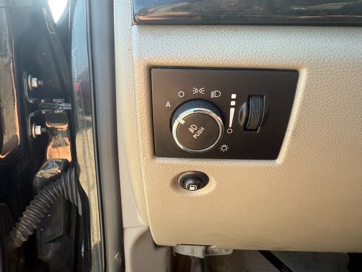 2013-jeep-grand-cherokee-image-37
