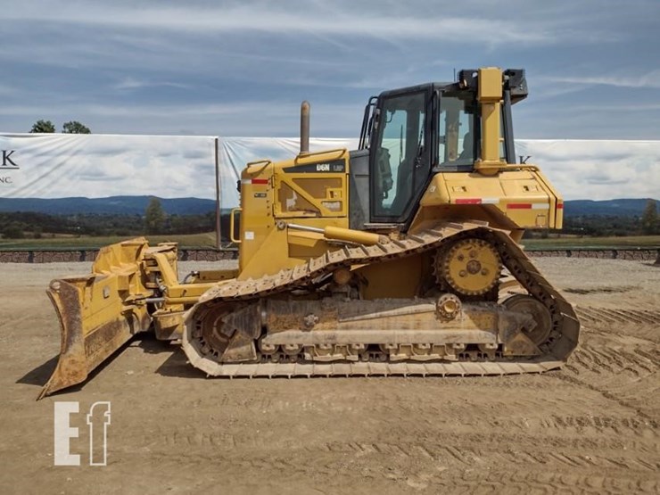 2010-caterpillar-d6n-lgp-image-1