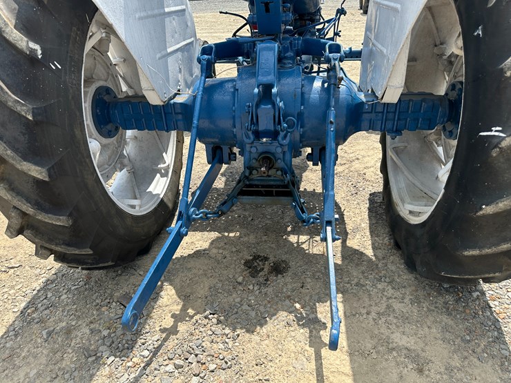 ford-4000-image-15