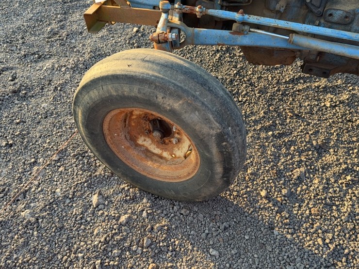 ford-4000-image-17