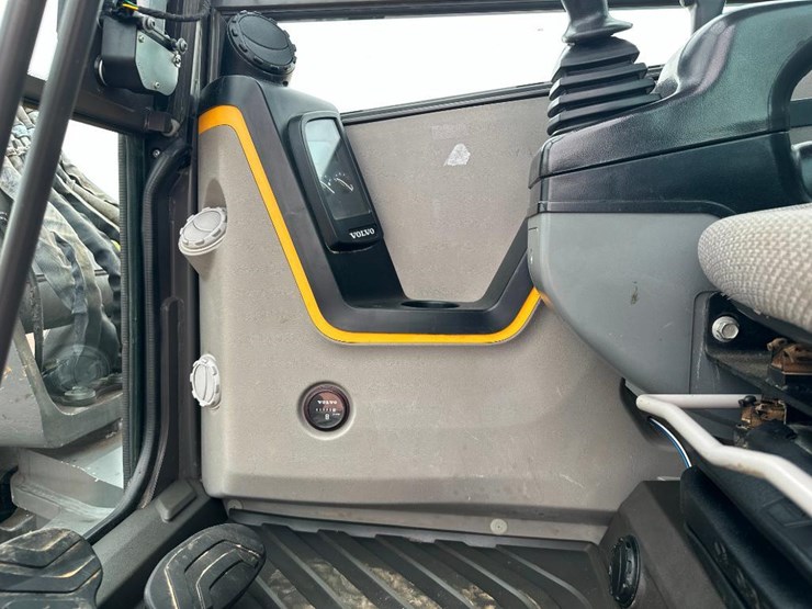 2020-volvo-ecr88d-image-56