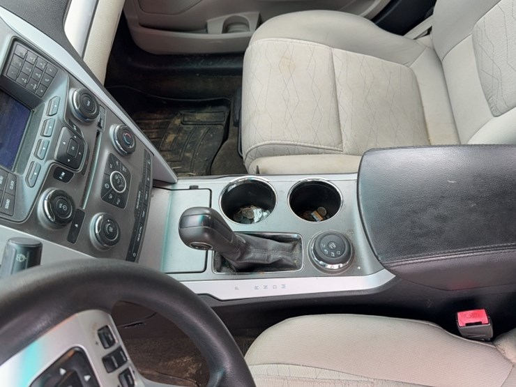 2013-ford-explorer-image-18