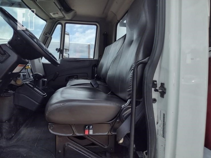 2017-international-durastar-4300-image-14
