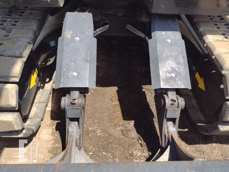2021-hitachi-zx135us-6-image-20