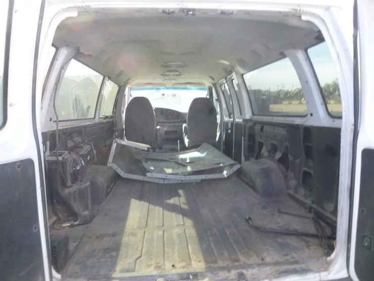 2008-ford-e350-image-17