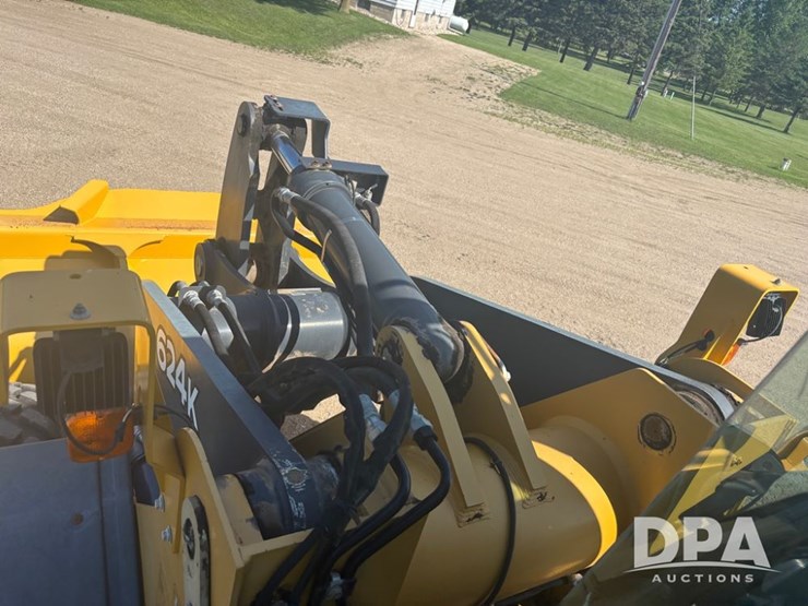 2015-deere-624k-image-57
