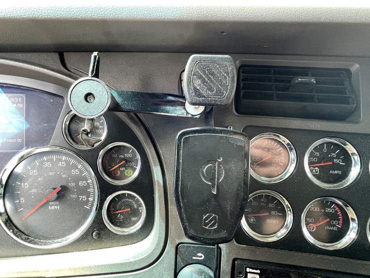2018-kenworth-t680-image-57