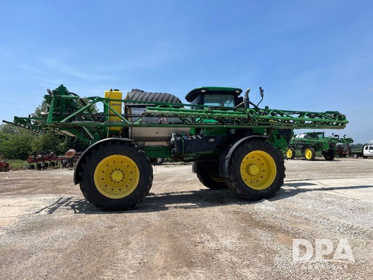 2020-john-deere-r4045-image-12