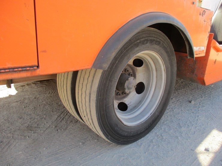 2002-chevrolet-3500hd-image-15