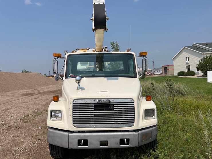 1998-freightliner-fl70-image-3