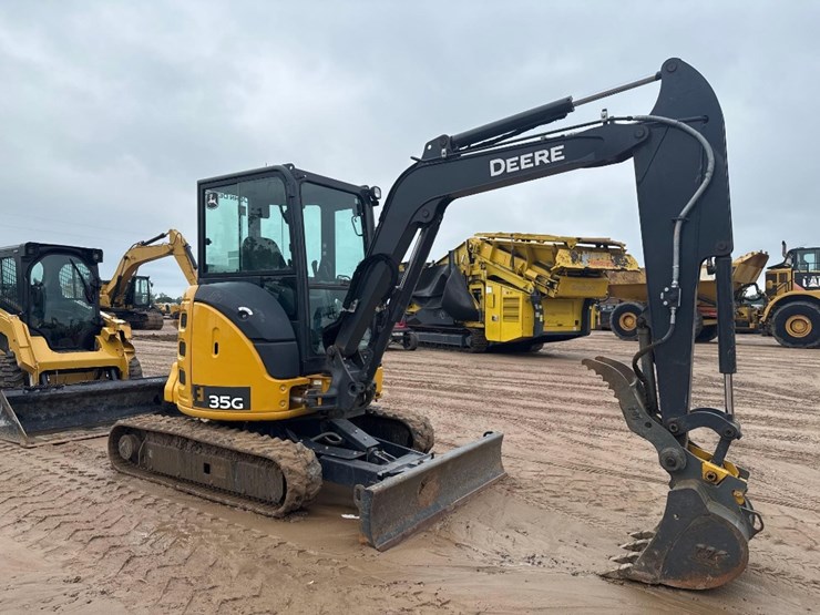 2020-deere-35g-image-5