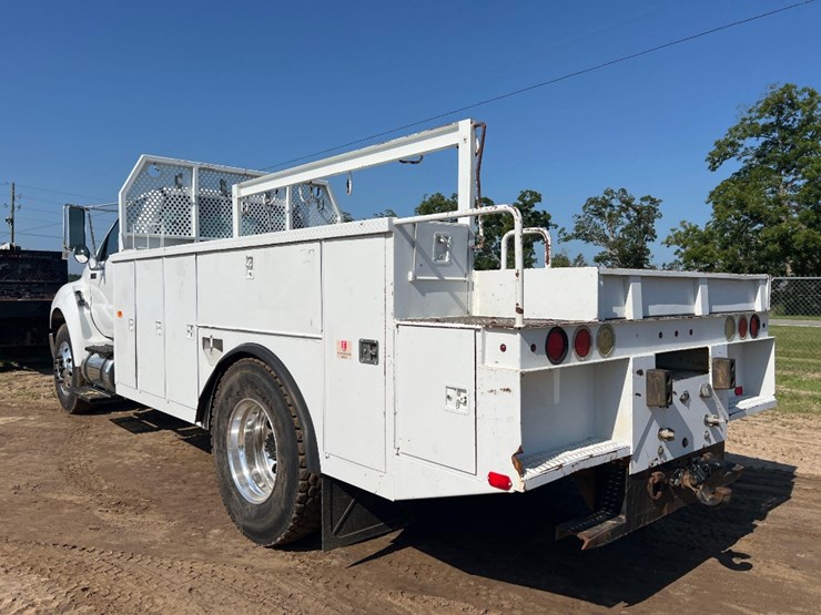2015-ford-f750-xl-image-2
