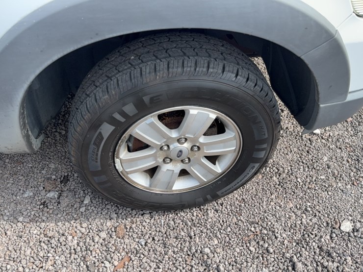 2006-ford-explorer-image-4