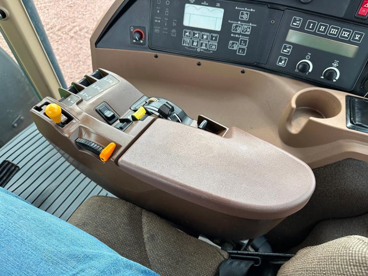 john-deere-8210-image-59
