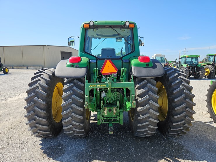 2005-john-deere-7520-image-12
