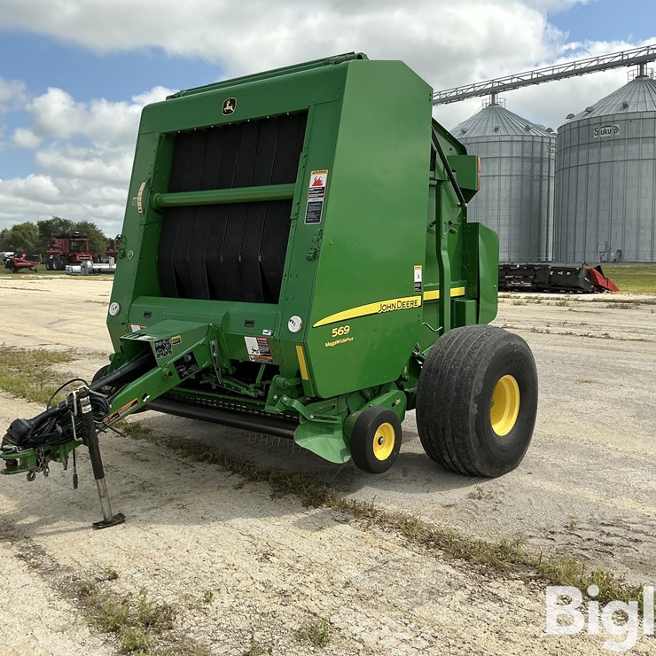 2015 JOHN DEERE 569