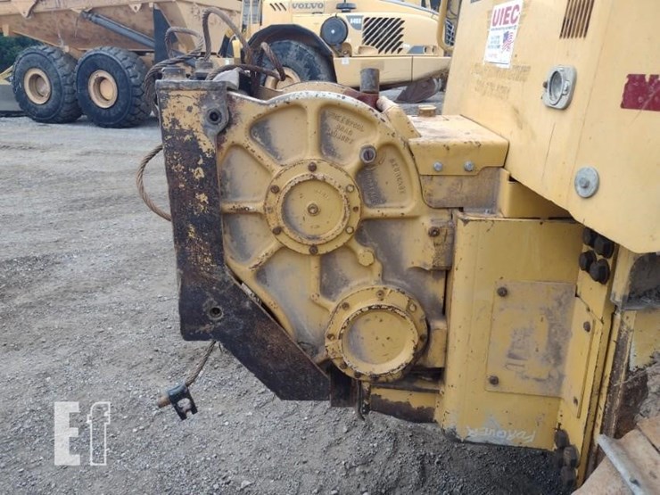 2006-deere-700j-lt-image-42
