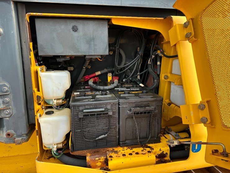 2007-komatsu-d51px-22-image-48