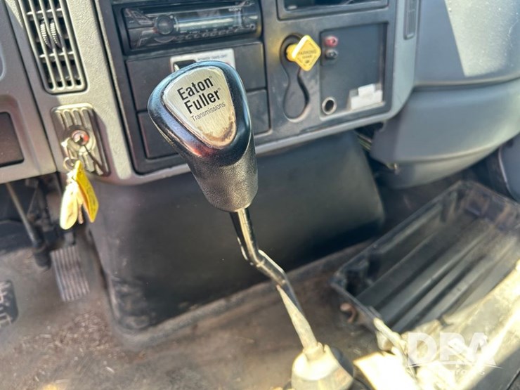 2005-international-durastar-4300-image-40