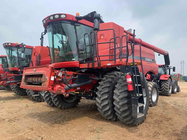 2009-case-ih-8120-image-1
