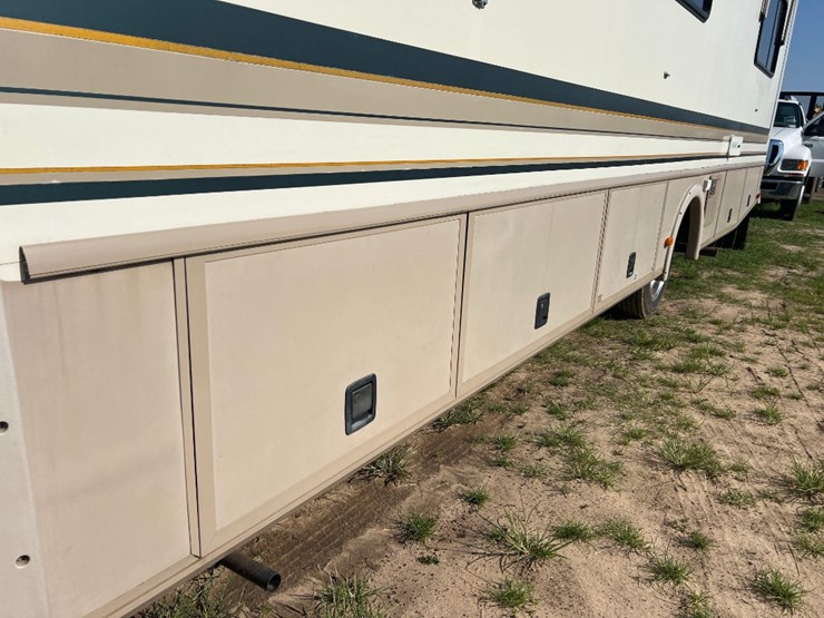 1995-fleetwood-bounder-s/a-motorhome-image-11