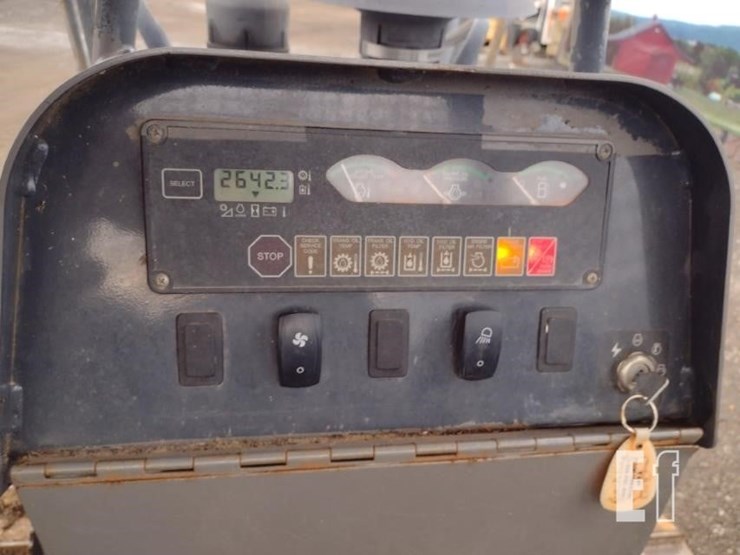 2006-deere-450j-lt-image-7