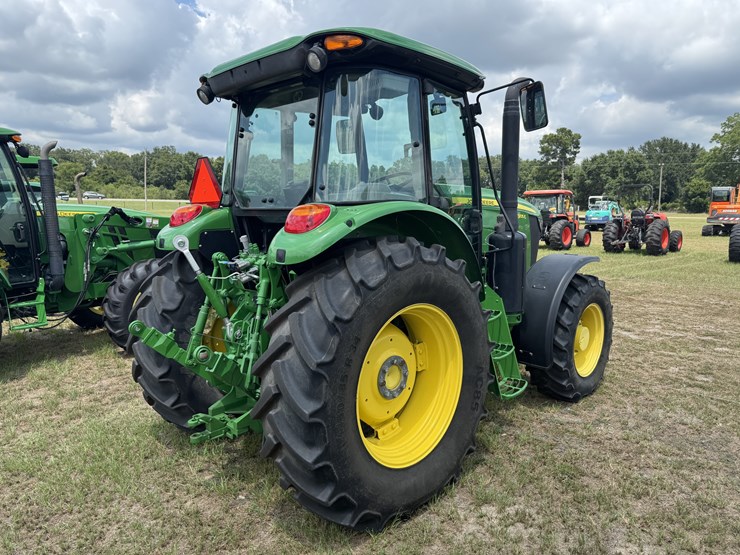 2020-john-deere-6105e-image-6