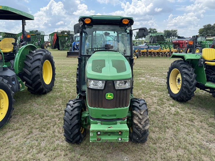 2017-john-deere-5090gn-image-3