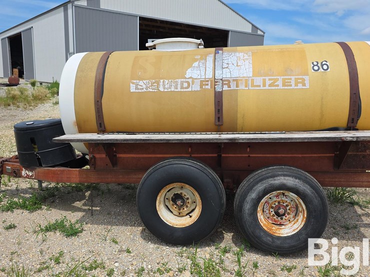 clark-equipment-1,200-gallon-t/a-nurse-tank-trailer-image-8