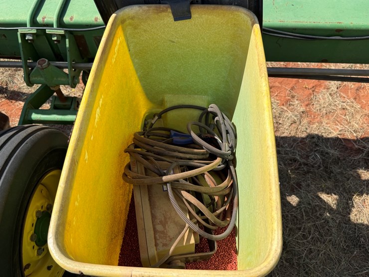john-deere-7300-image-12