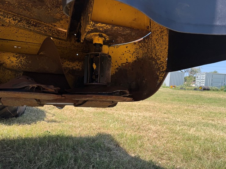 2013-new-holland-h8080-image-16